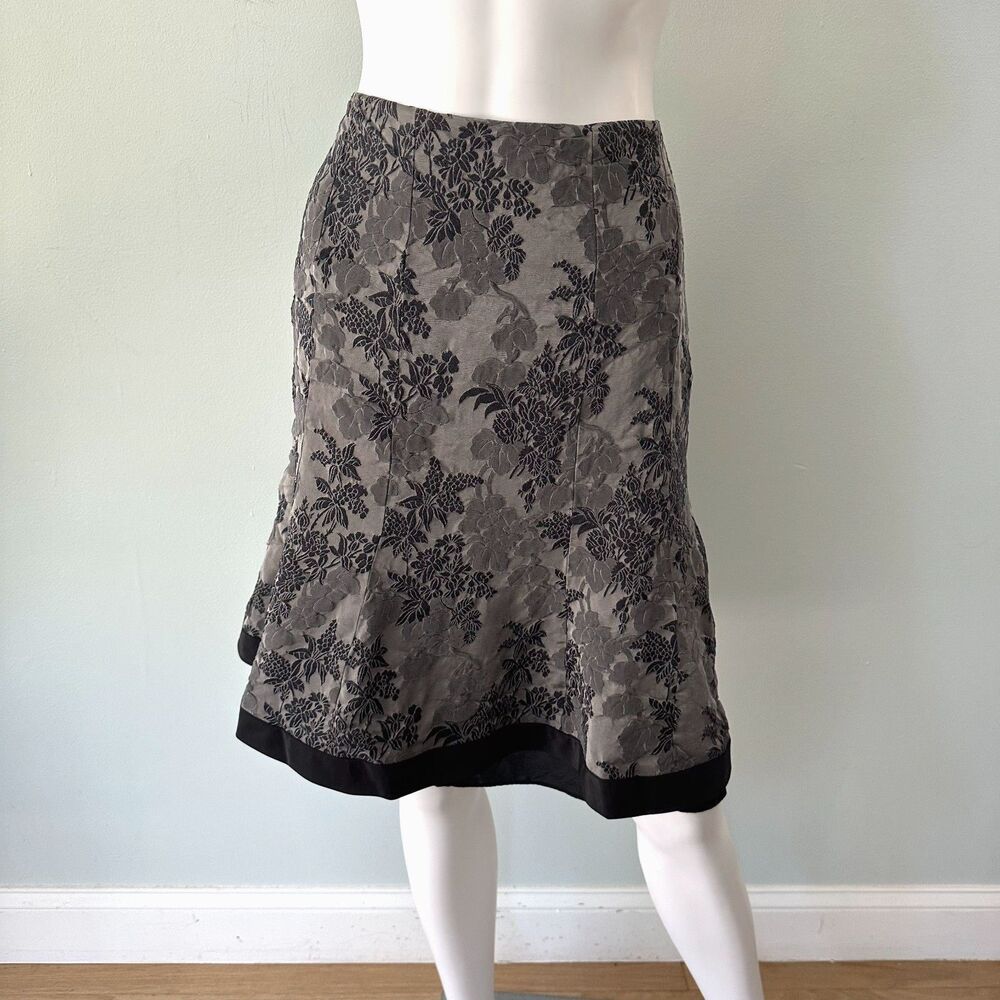 Ann Taylor Floral Brocade Midi Skirt size 6 Grey Navy Blue Jacquard Flared Hem
